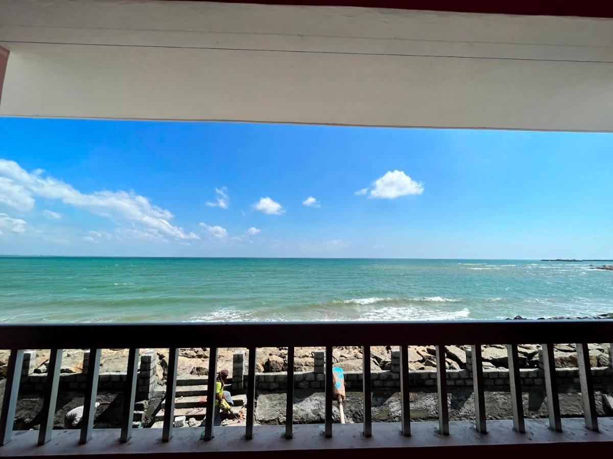 Phoenix Beach Resort 根尼亚古马里 外观 照片