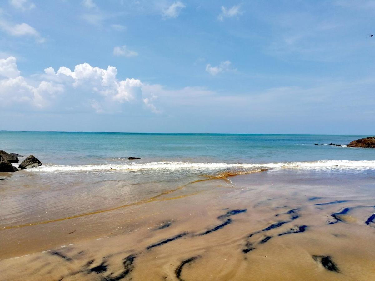 Phoenix Beach Resort 根尼亚古马里 外观 照片